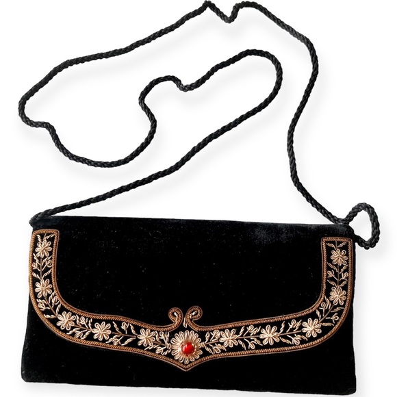 Vintage Handbags - Vintage Black Velvet Bead Flower Metallic Gold Evening Bag Purse Clutch Shoulder